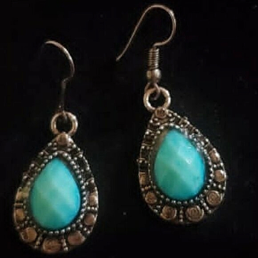 4/$20💃Turquoise Teardrop Dangle Earrings. 🌴